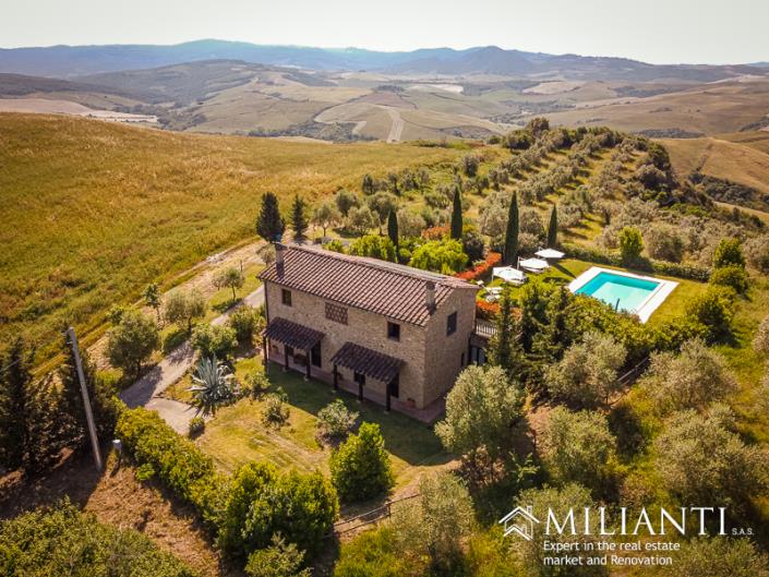 Image No.2-4 Bed Farmhouse for sale