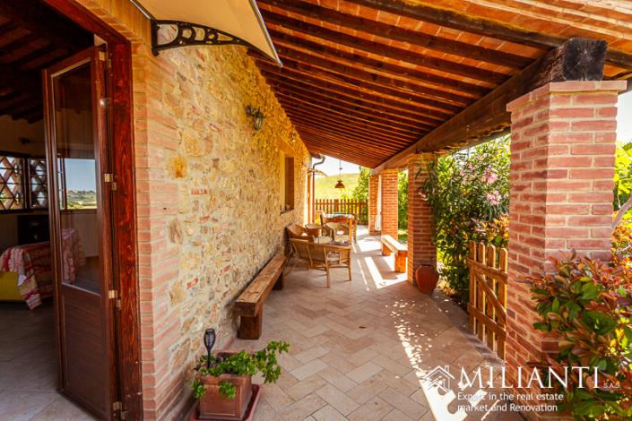 Image No.16-4 Bed Farmhouse for sale