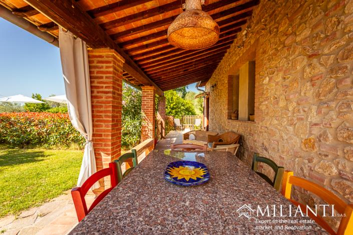 Image No.18-4 Bed Farmhouse for sale