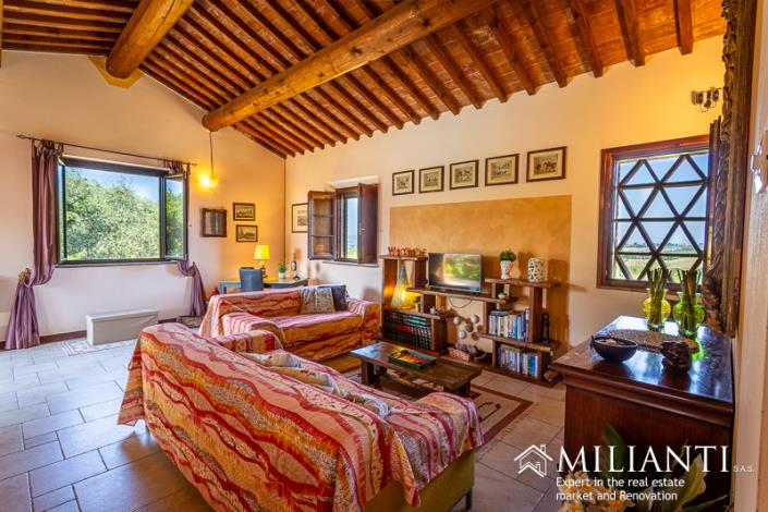 Image No.27-4 Bed Farmhouse for sale