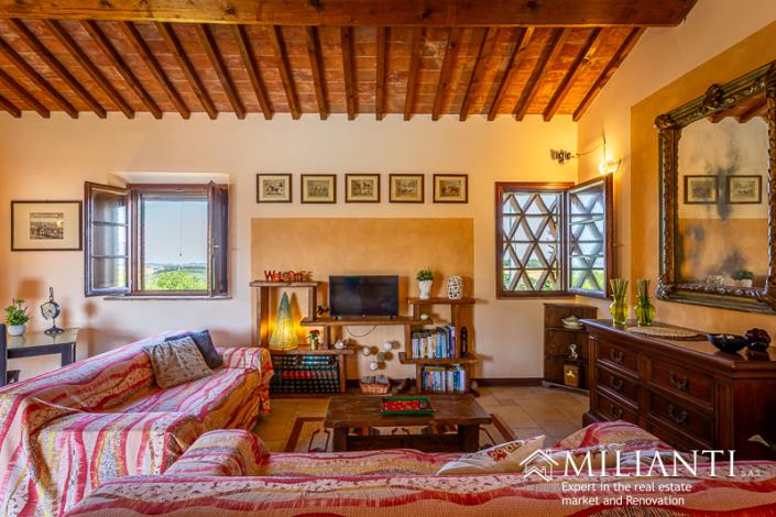 Image No.28-4 Bed Farmhouse for sale