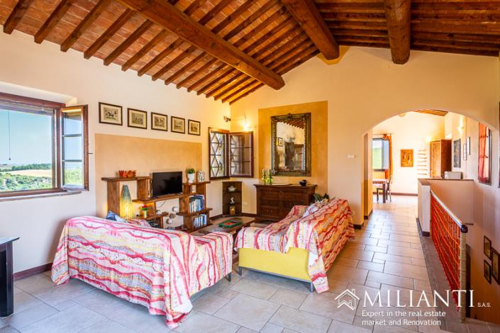 Image No.29-4 Bed Farmhouse for sale