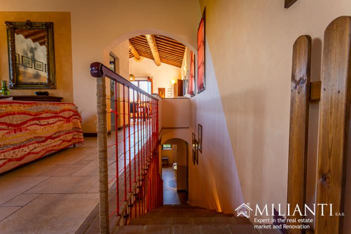 Image No.32-4 Bed Farmhouse for sale
