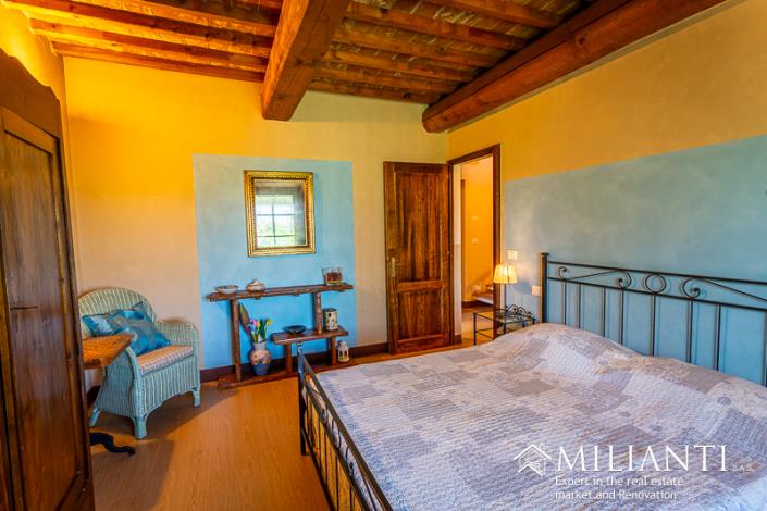 Image No.38-4 Bed Farmhouse for sale