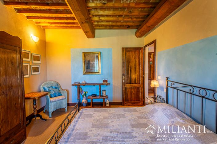 Image No.39-4 Bed Farmhouse for sale