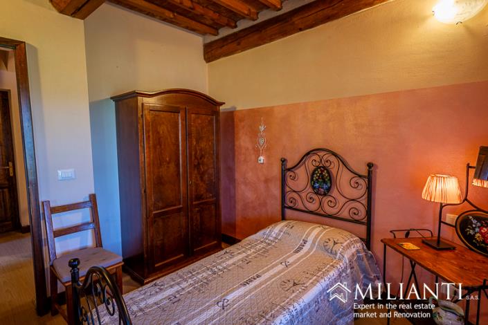 Image No.42-4 Bed Farmhouse for sale