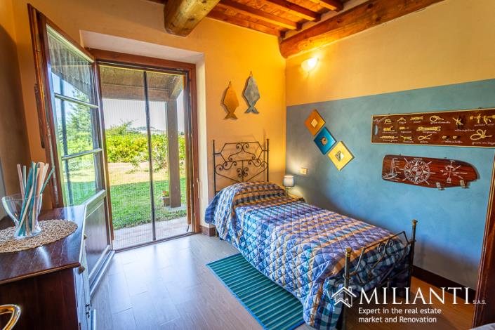 Image No.44-4 Bed Farmhouse for sale