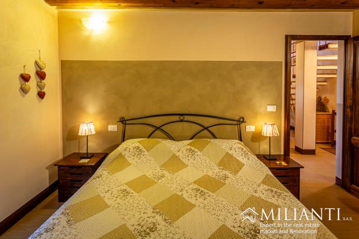 Image No.47-4 Bed Farmhouse for sale