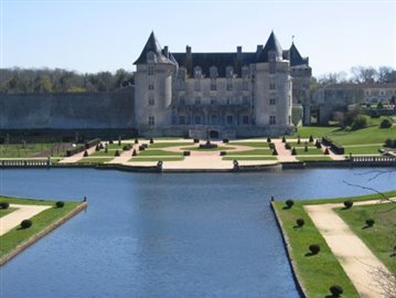 SAINT-PORCHAIRE - Chateau de La Roche Courbon © CMT17 S. MORAND