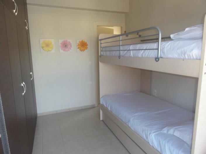 Image No.12-2 Bed House for sale