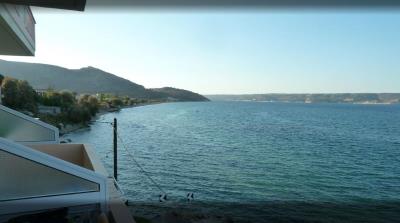 SEA-VIEWS-RIGHT