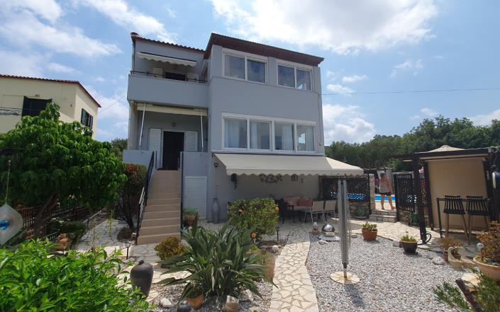 Image No.1-4 Bed Villa / Detached for sale
