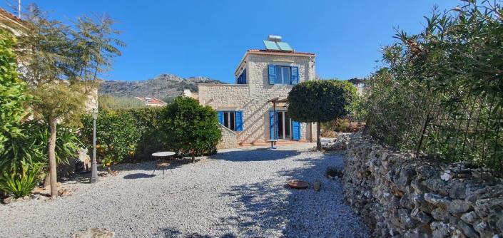 Image No.2-2 Bed House/Villa for sale