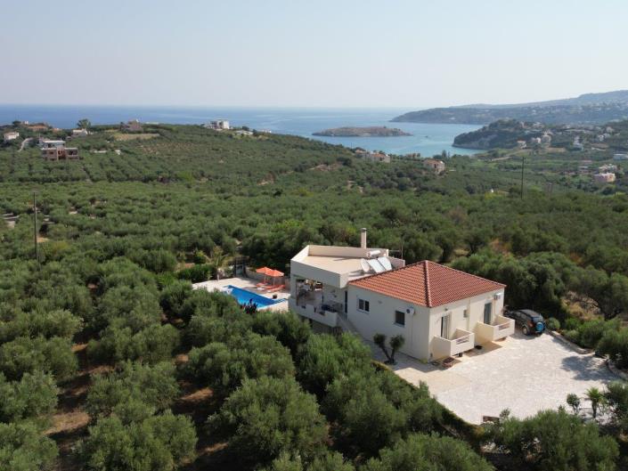 4 Bedrooms villa / detached for sale in Kalyves SEA VIEW £629148