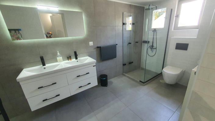 Image No.25-5 Bed House/Villa for sale