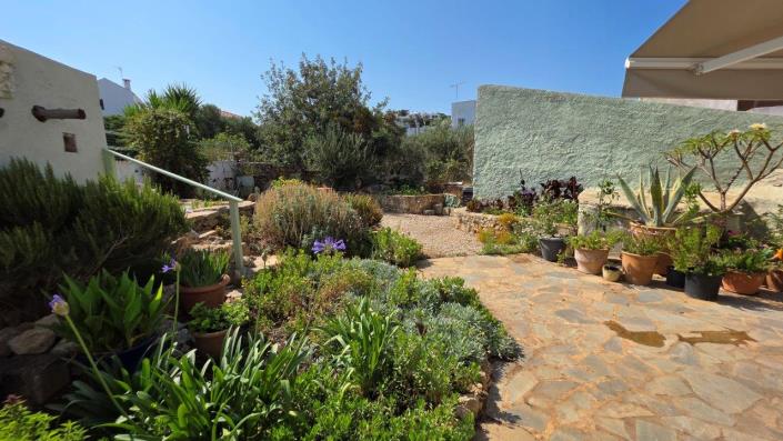 Image No.17-2 Bed House for sale