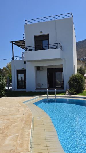 Image No.1-2 Bed Villa / Detached for sale