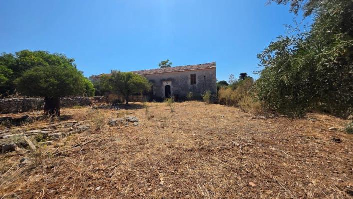 Image No.18-3 Bed Village House for sale