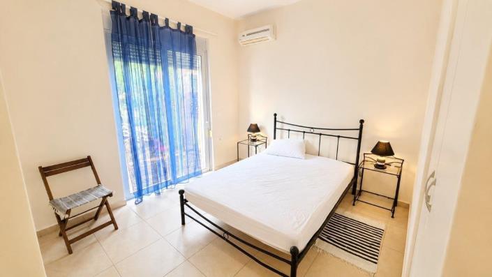 Image No.3-2 Bed Semi-Detached for sale