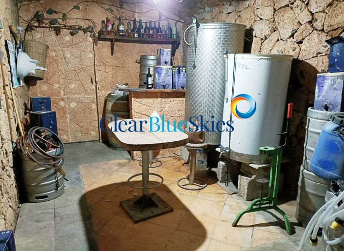 Image No.12-1 Bed Farmhouse for sale