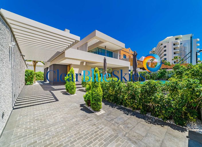 Image No.3-Villa de 4 chambres à vendre à Playa de las Americas