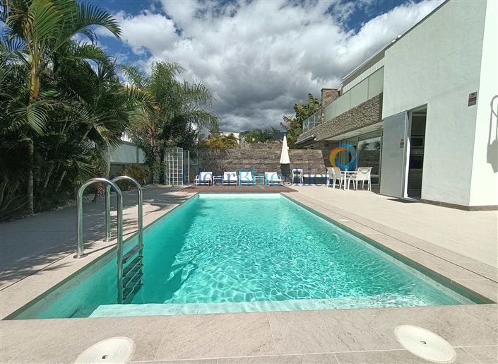 Image No.2-5 Bed Villa for sale