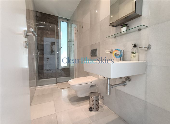 Image No.10-5 Bed Villa for sale