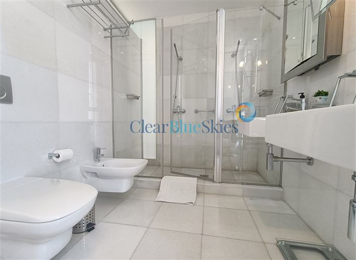 Image No.19-5 Bed Villa for sale