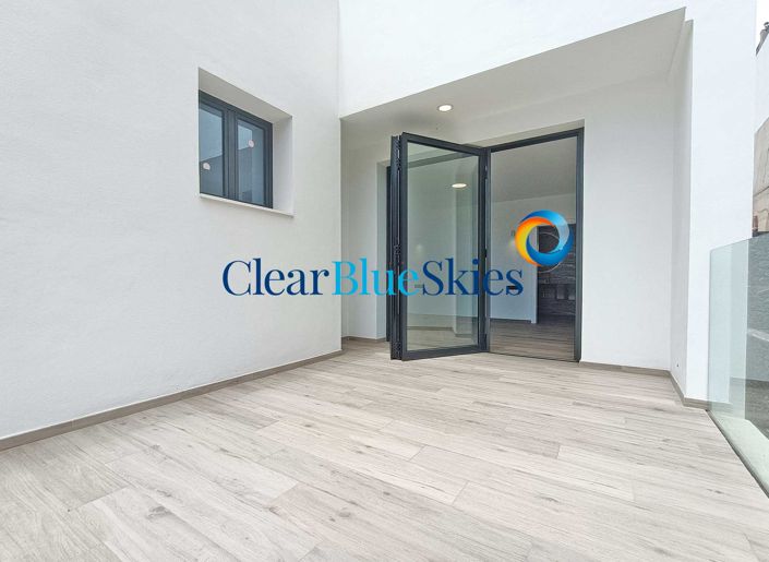 Image No.10-3 Bed Villa for sale