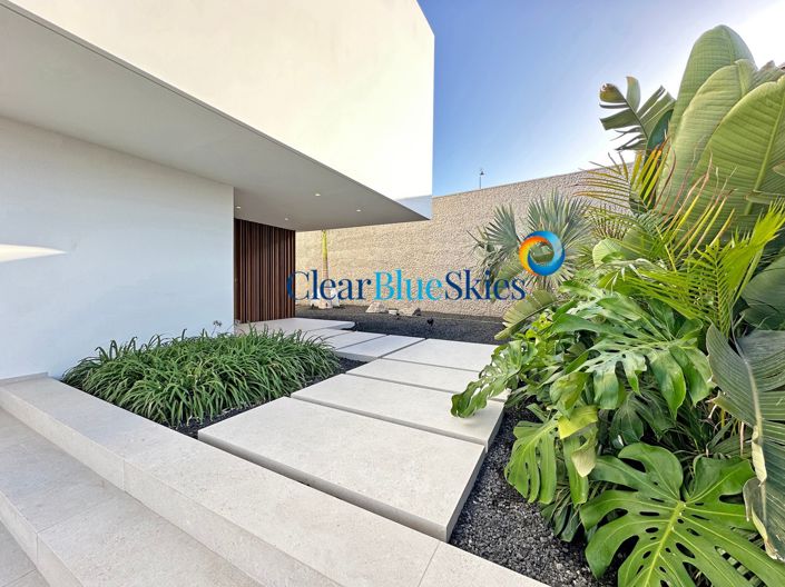 Image No.16-6 Bed House for sale