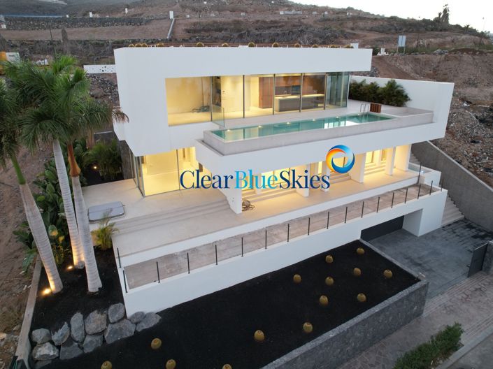 Image No.18-6 Bed House for sale