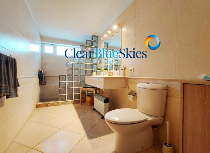 Image No.16-4 Bed House for sale