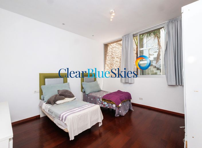 Image No.22-5 Bed House for sale