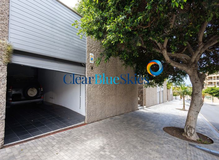 Image No.24-5 Bed House for sale