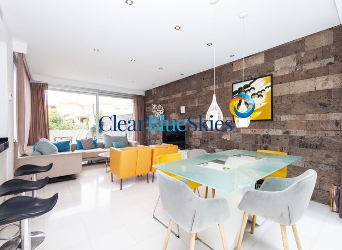 Image No.5-5 Bed House for sale