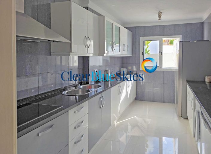 Image No.4-2 Bed House for sale