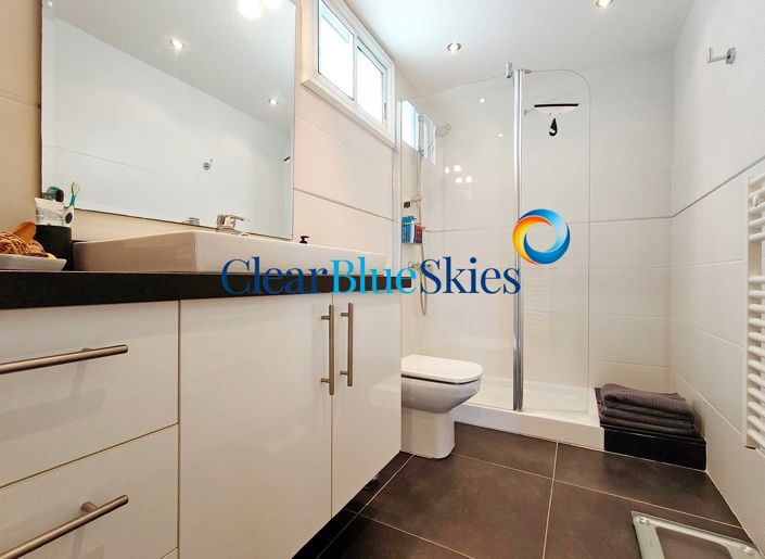 Image No.18-5 Bed Villa for sale