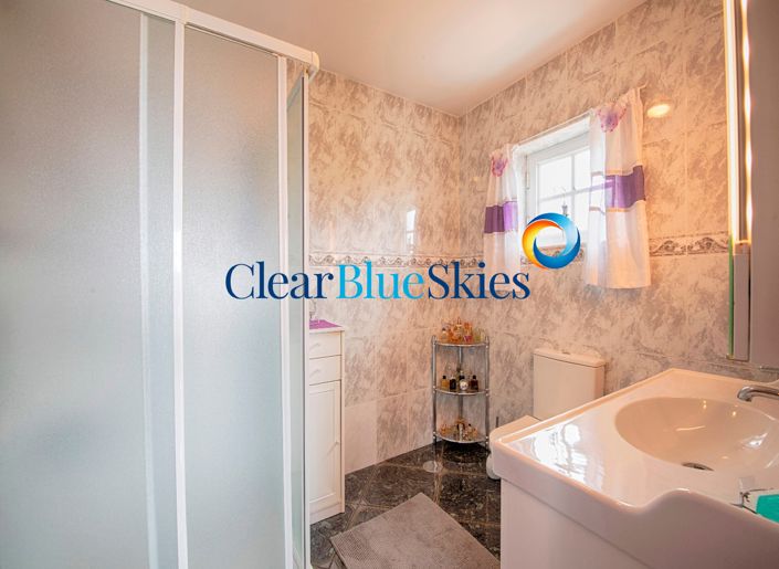 Image No.12-6 Bed House for sale