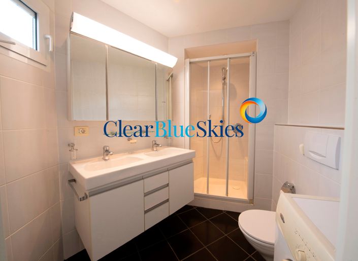 Image No.22-6 Bed House for sale