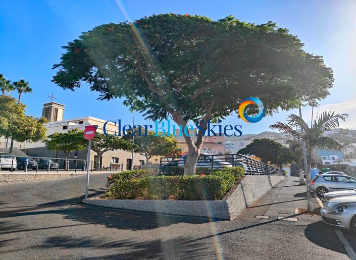 Image No.24-6 Bed House for sale