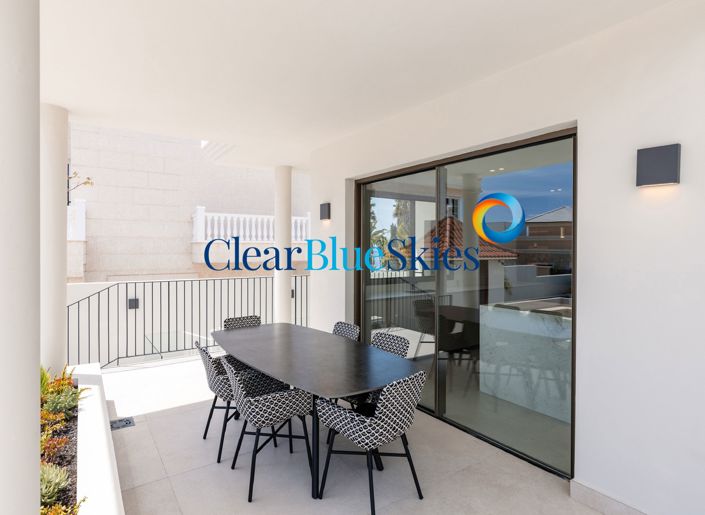 Image No.6-5 Bed Villa for sale