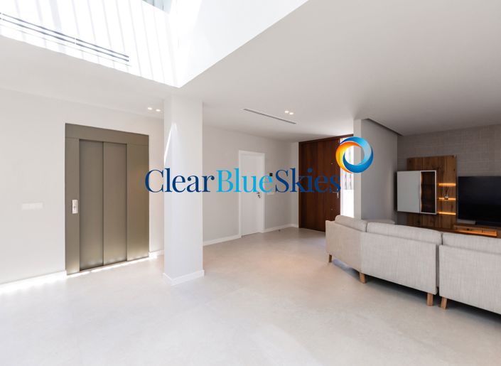 Image No.8-5 Bed Villa for sale