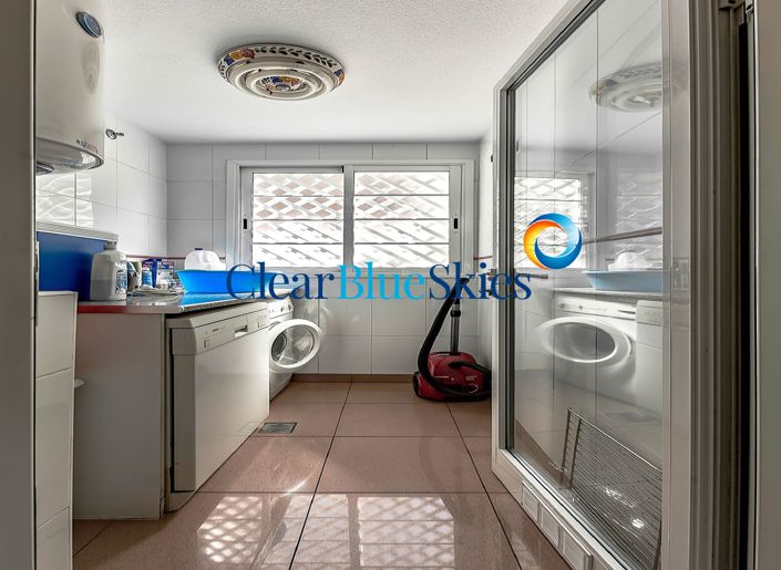 Image No.26-3 Bed House for sale