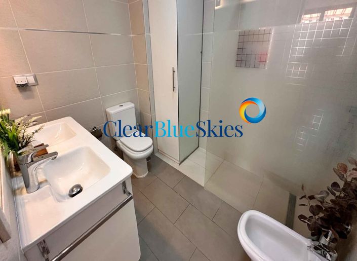 Image No.15-4 Bed Townhouse for sale