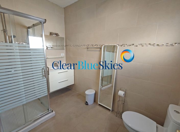 Image No.15-3 Bed House for sale