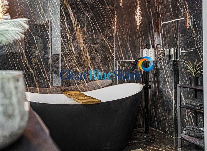 Image No.15-4 Bed House for sale