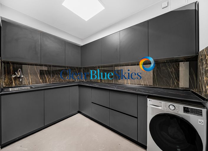 Image No.22-4 Bed House for sale