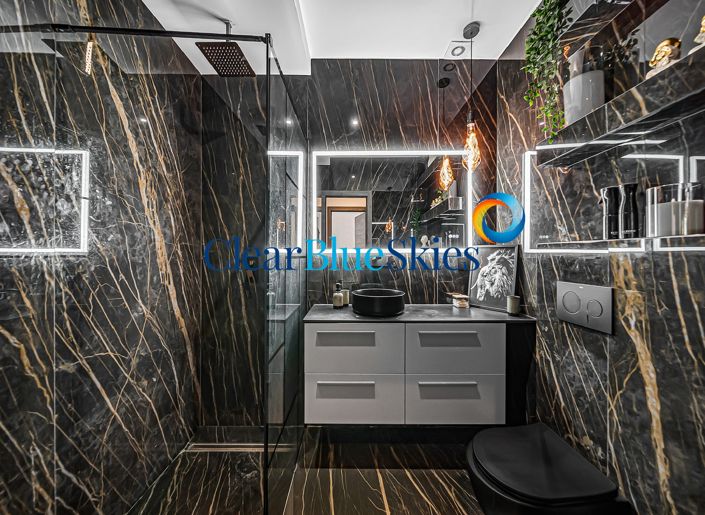 Image No.24-4 Bed House for sale