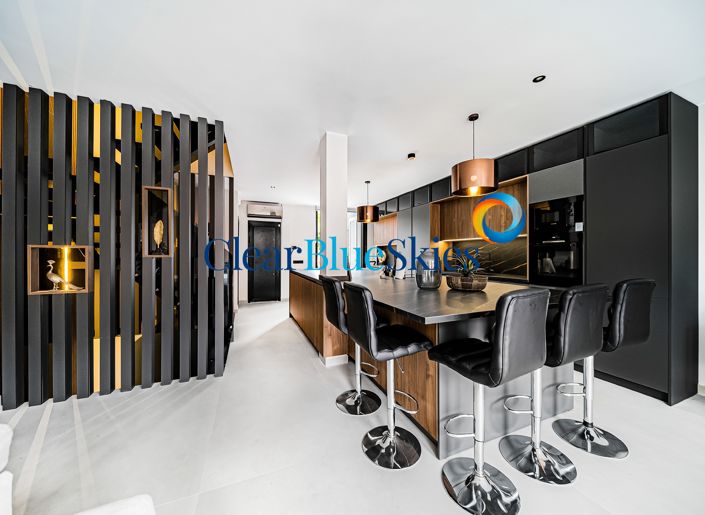 Image No.4-4 Bed House for sale