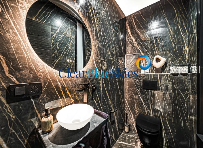 Image No.9-4 Bed House for sale